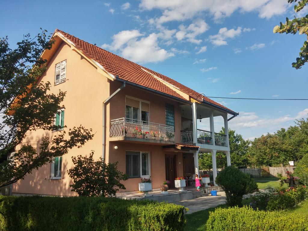 Domacinstvo Nikolic * Valjevo
