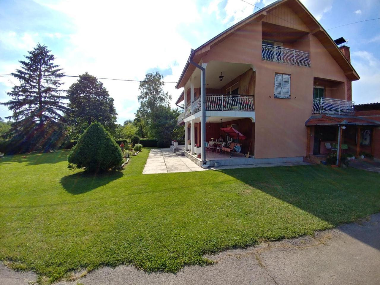 Apartment Domacinstvo Nikolic *